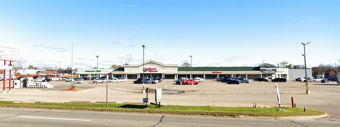 K-Mart (Kmart) - Mount Clemens - 50 N Groesbeck Hwy (newer photo)